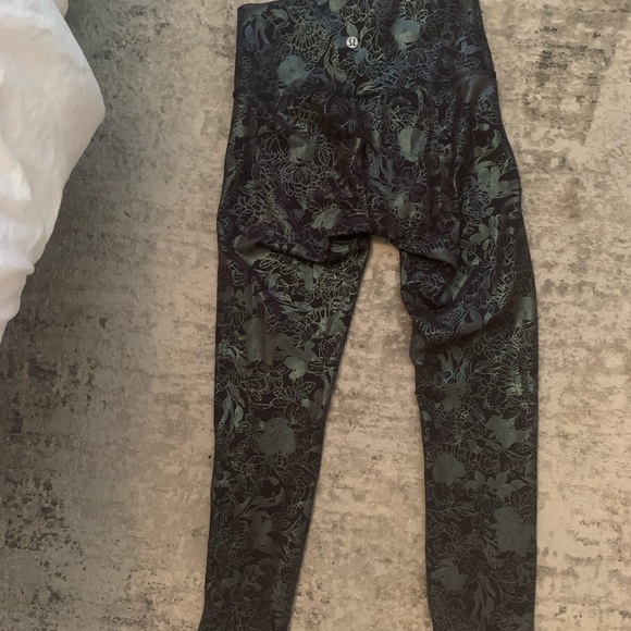 lululemon athletica Pants - Lululemon leggings Size 4 (Wunder Train)
